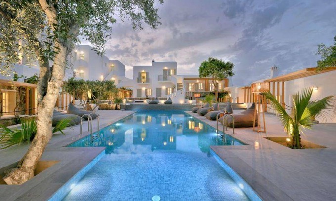 Platis Gialos Hotel | 60 m² Hotel ∙ 127 guests