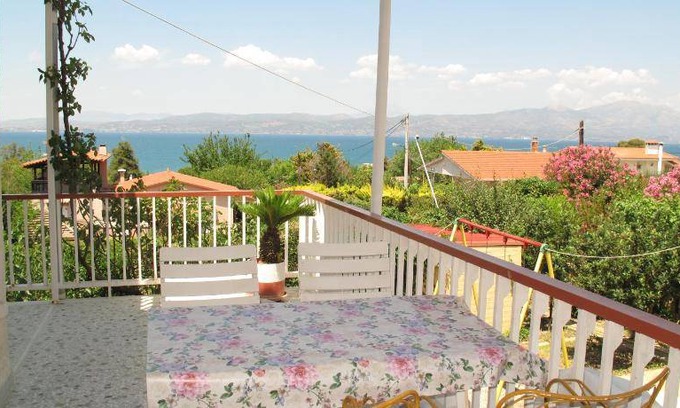 Oropos House | 60 m² House ∙ 2 bedrooms ∙ 5 guests