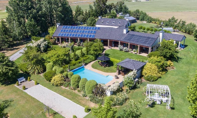 Luggate Cabin | 600 m² Lodge ∙ 7 bedrooms ∙ 15 guests