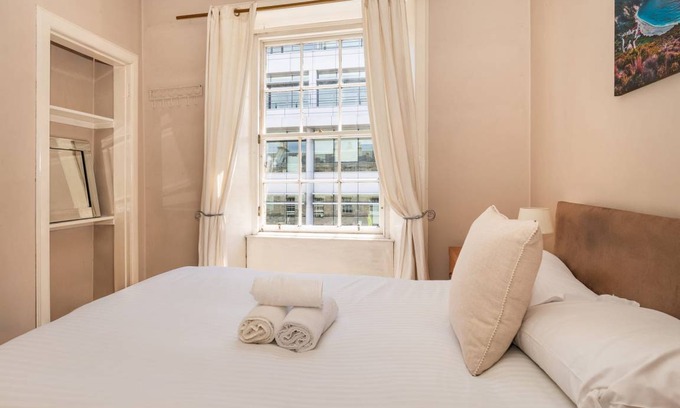 Tollcross Apartment | 65 m² Apartment ∙ 2 bedrooms ∙ 2 guests