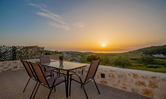 Elation House | 70 m² House ∙ 2 bedrooms ∙ 4 guests