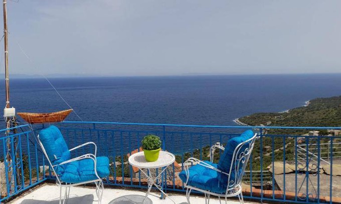 East Mani House | 75 m² House ∙ 2 bedrooms ∙ 4 guests
