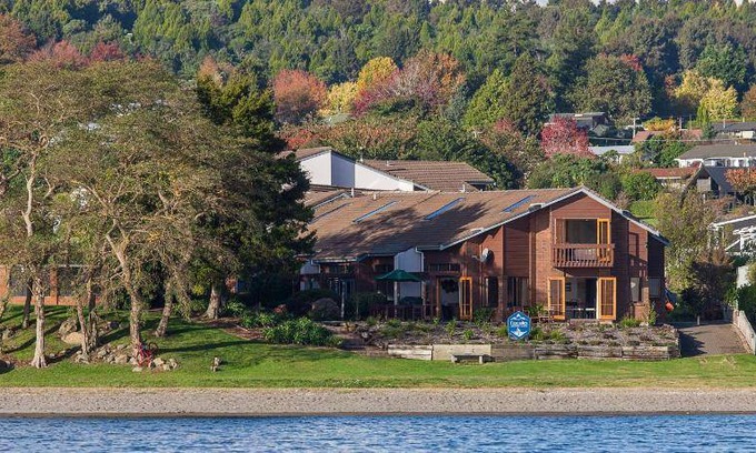 Two Mile Bay Hotel | 75 m² Motel ∙ 2 bedrooms ∙ 127 guests