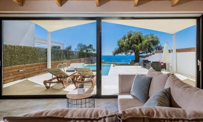 Akrotiri Villa | 75 m² Villa ∙ 2 bedrooms ∙ 4 guests