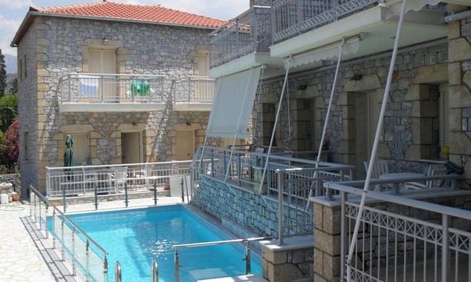 Stoupa Apartment | 80 m² Apartment ∙ 5 guests