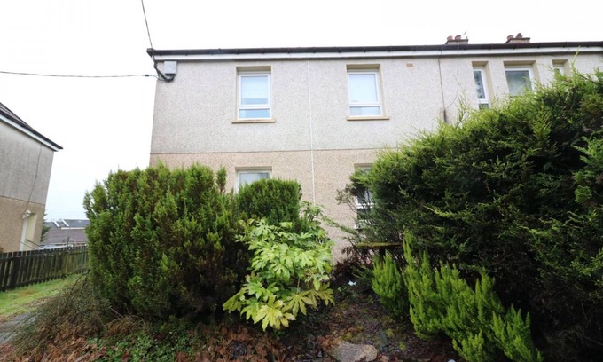 Cumbernauld Apartment | 90 m² Apartment ∙ 3 bedrooms ∙ 6 guests