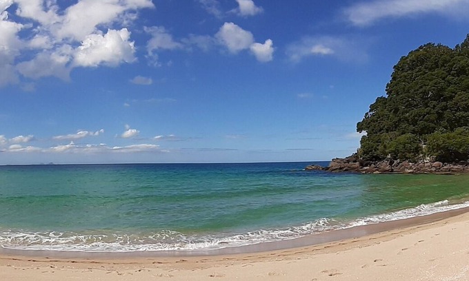 Onemana Apartment | A couple's getaway and pet beach holiday spot, 2 minute walk to the beach ⛱