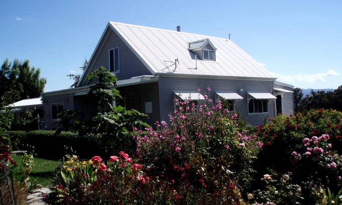 Lower Wattle Grove Other | Accommodation ∙ 1 bedroom ∙ 8 guests