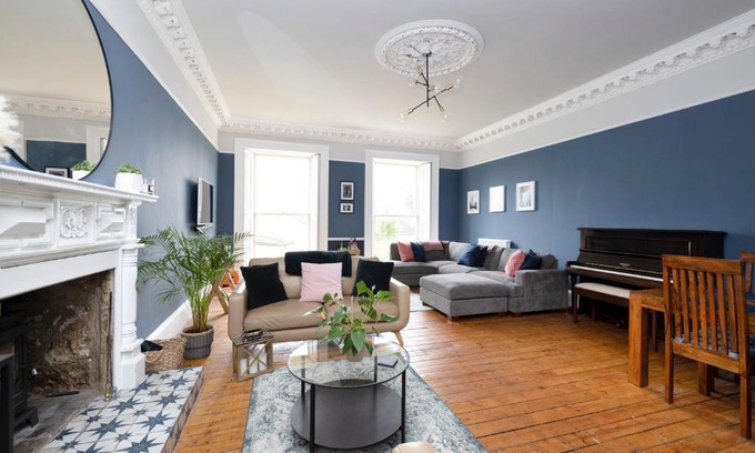 Eskbank House | ALTIDO Stunning house with free parking