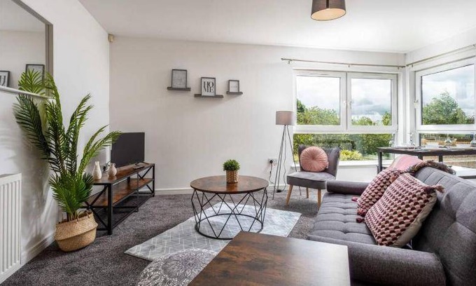 Kilmarnock Apartment | Apartment ∙ 2 bedrooms ∙ 4 guests
