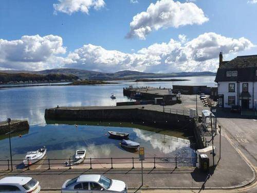 Millport Apartment | Apartment ∙ 2 bedrooms ∙ 4 guests