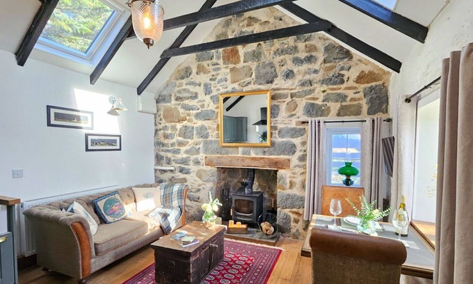 Struan House | Beautiful private villa for 2 people with WIFI, TV, patio and panoramic view