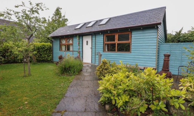 Blair Atholl Cottage | Cabin ∙ 1 bedroom ∙ 2 guests