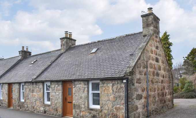 Aberlour Cottage | Cabin ∙ 1 bedroom ∙ 2 guests