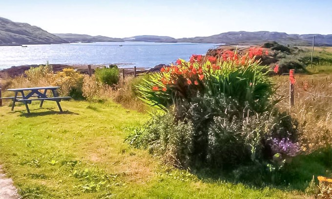 Bunessan Cottage | Cabin ∙ 1 bedroom ∙ 2 guests
