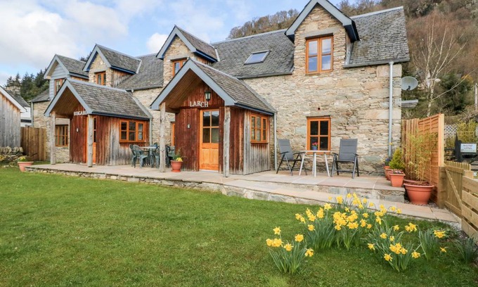 Weem Cottage | Cabin ∙ 1 bedroom ∙ 2 guests