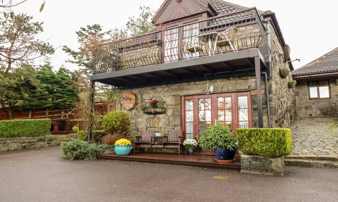 Newtonhill Cottage | Cabin ∙ 2 bedrooms ∙ 4 guests