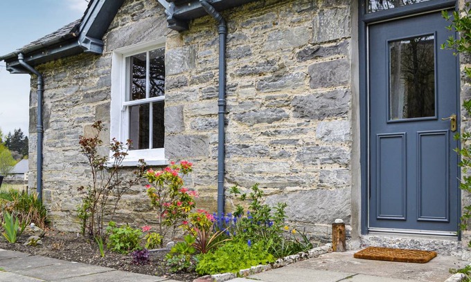 Blair Atholl Cottage | Cabin ∙ 2 bedrooms ∙ 4 guests