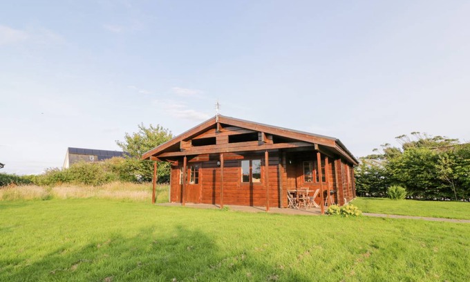 Kirkbean Cottage | Cabin ∙ 2 bedrooms ∙ 4 guests