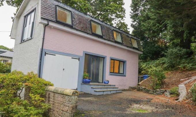 Rhu Cottage | Cabin ∙ 2 bedrooms ∙ 4 guests