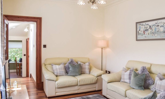 Ardrossan Cottage | Cabin ∙ 2 bedrooms ∙ 4 guests