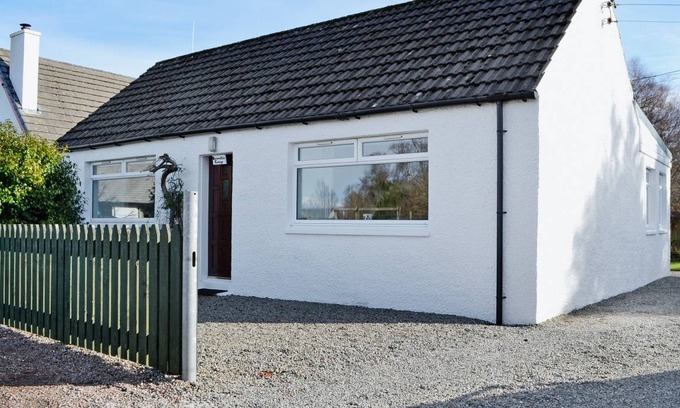 Benderloch Cottage | Cabin ∙ 2 bedrooms ∙ 4 guests