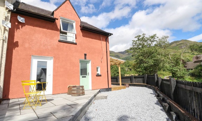 Glenfinnan Cottage | Cabin ∙ 2 bedrooms ∙ 4 guests