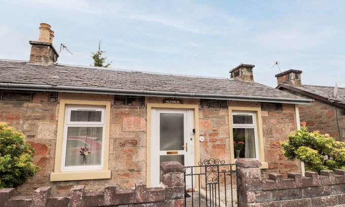 Inverness City Centre Cottage | Cabin ∙ 2 bedrooms ∙ 4 guests