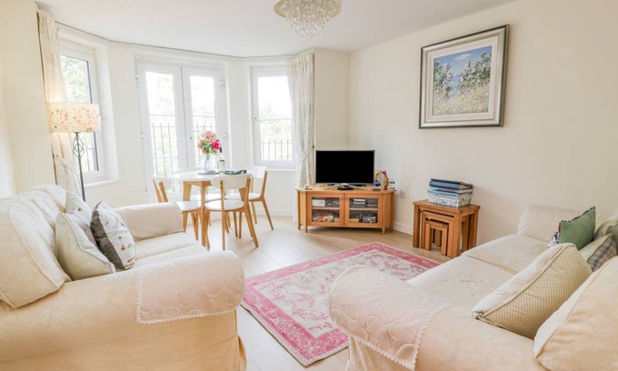 Galashiels Cottage | Cabin ∙ 2 bedrooms ∙ 4 guests