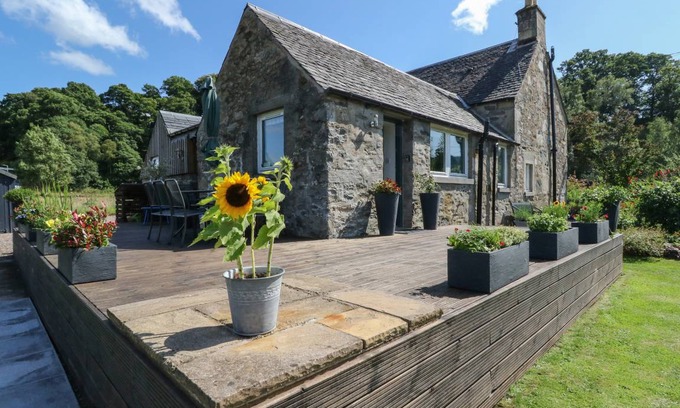 Grandtully Cottage | Cabin ∙ 3 bedrooms ∙ 6 guests