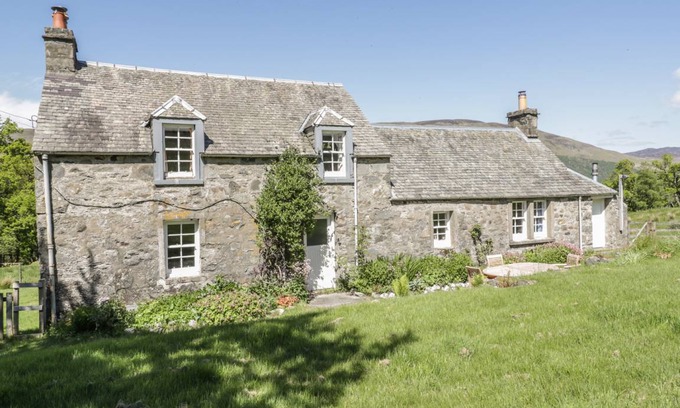 Lochearnhead Cottage | Cabin ∙ 3 bedrooms ∙ 5 guests