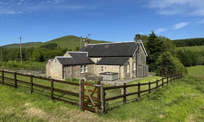 Hawick Cottage | Cabin ∙ 3 bedrooms ∙ 6 guests