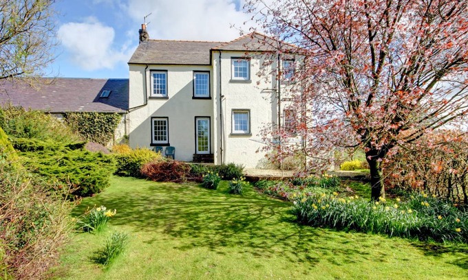Girvan Cottage | Cabin ∙ 3 bedrooms ∙ 6 guests