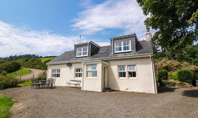 Girvan Cottage | Cabin ∙ 3 bedrooms ∙ 6 guests
