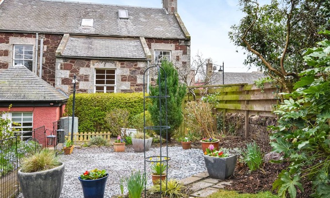 East Linton Cottage | Cabin ∙ 3 bedrooms ∙ 4 guests