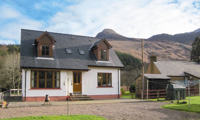 Glencoe Cottage | Cabin ∙ 3 bedrooms ∙ 6 guests