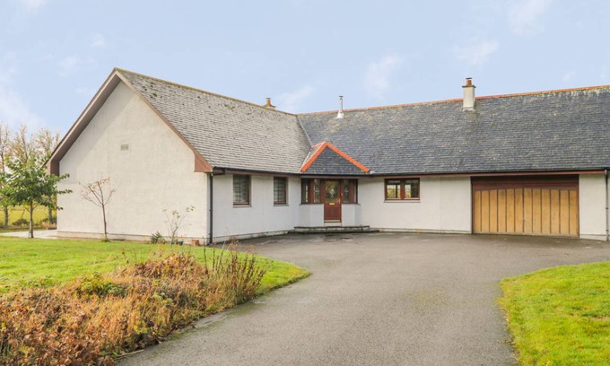Invergordon Cottage | Cabin ∙ 3 bedrooms ∙ 6 guests