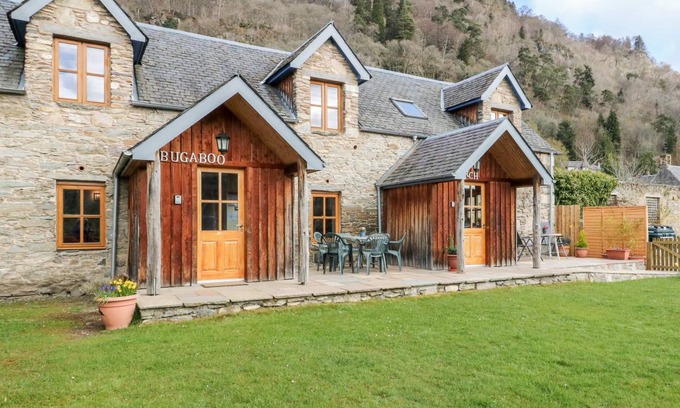 Weem Cottage | Cabin ∙ 3 bedrooms ∙ 7 guests