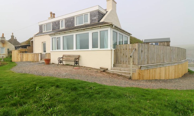 Ellon Cottage | Cabin ∙ 3 bedrooms ∙ 5 guests