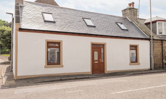 Buckie Cottage | Cabin ∙ 3 bedrooms ∙ 6 guests