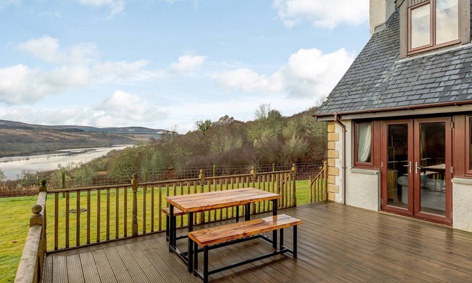 Lairg Cottage | Cabin ∙ 4 bedrooms ∙ 8 guests