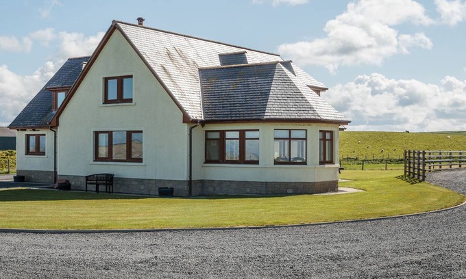 Stranraer Cottage | Cabin ∙ 4 bedrooms ∙ 8 guests