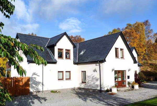 Newtonmore Cottage | Cabin ∙ 5 bedrooms ∙ 10 guests