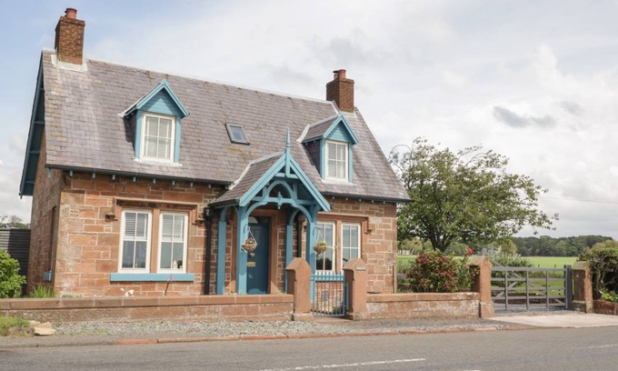 Annan Cottage | Cabin ∙ 2 bedrooms ∙ 4 guests