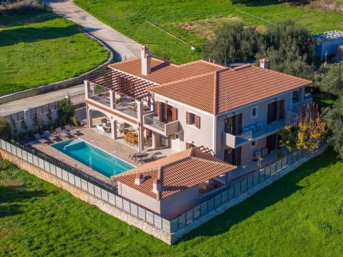 Kolaitis Villa | Classic Villa