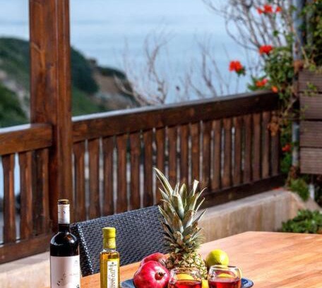 Agia Pelagia House | COSY HOUSE VERY CLOSE TO MADES BEACH