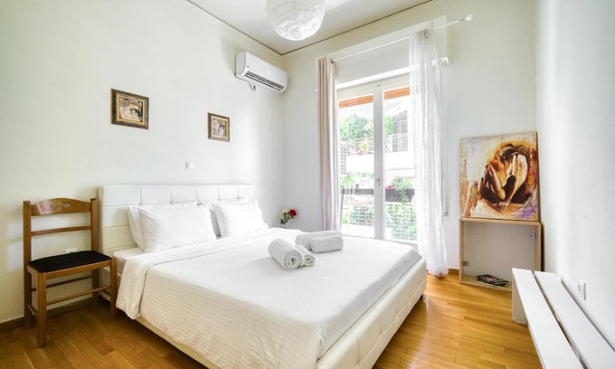 Mets Apartment | Elegant flat at Acropolis
