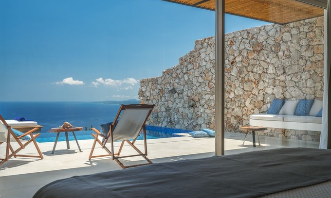 Askos Villa | Emerald Suite with private pool