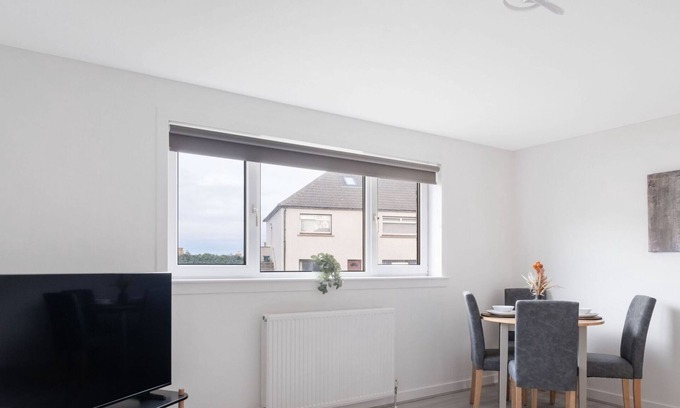 Peterhead Apartment | Forrest Road Stay - SJA Stays - Modern 2 Bed