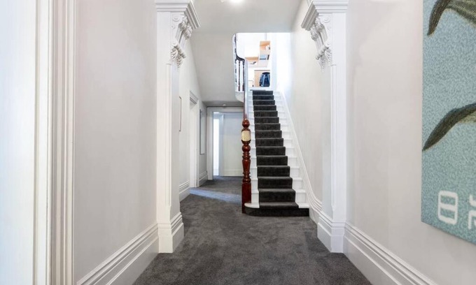 Launceston CBD Apartment | Generous Victorian Terrace in CBD – parking & wifi
